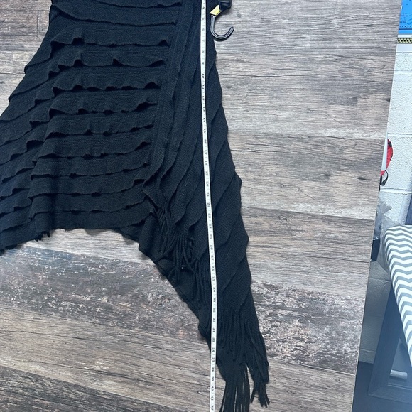 Max Edition Black Fringe Poncho - Picture 8 of 10